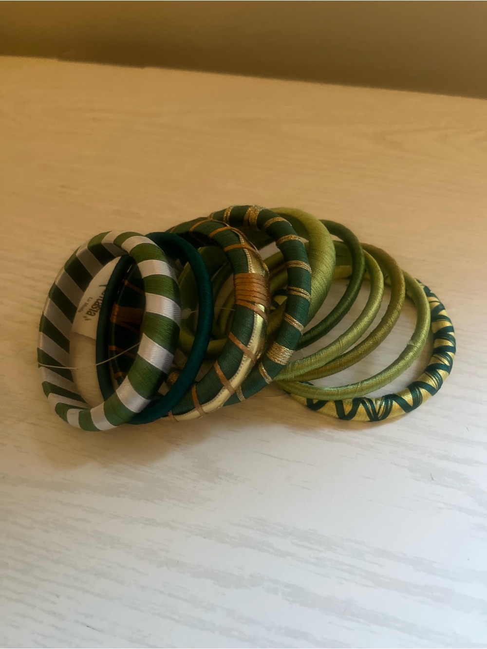Source Unknown Green Mixed-Design Hair Bangle Set